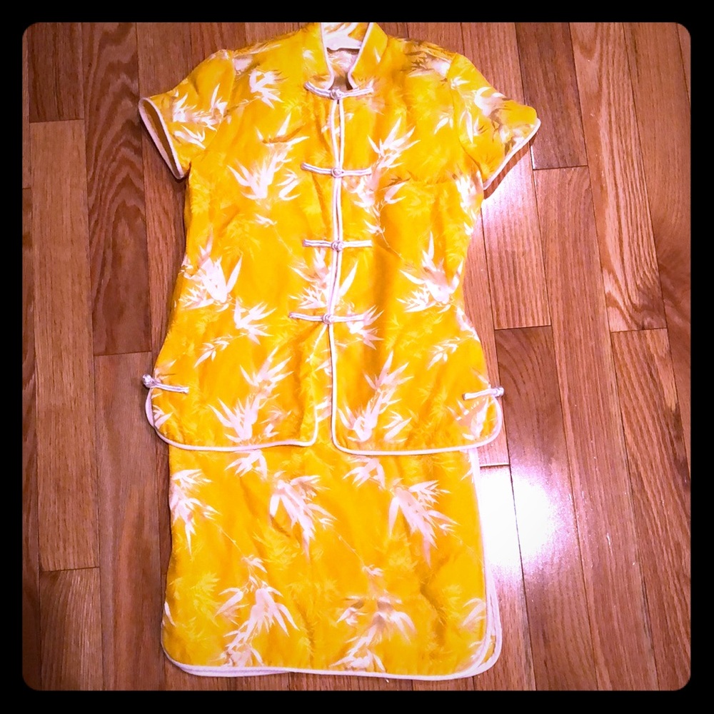 Girl’s Chinese dress